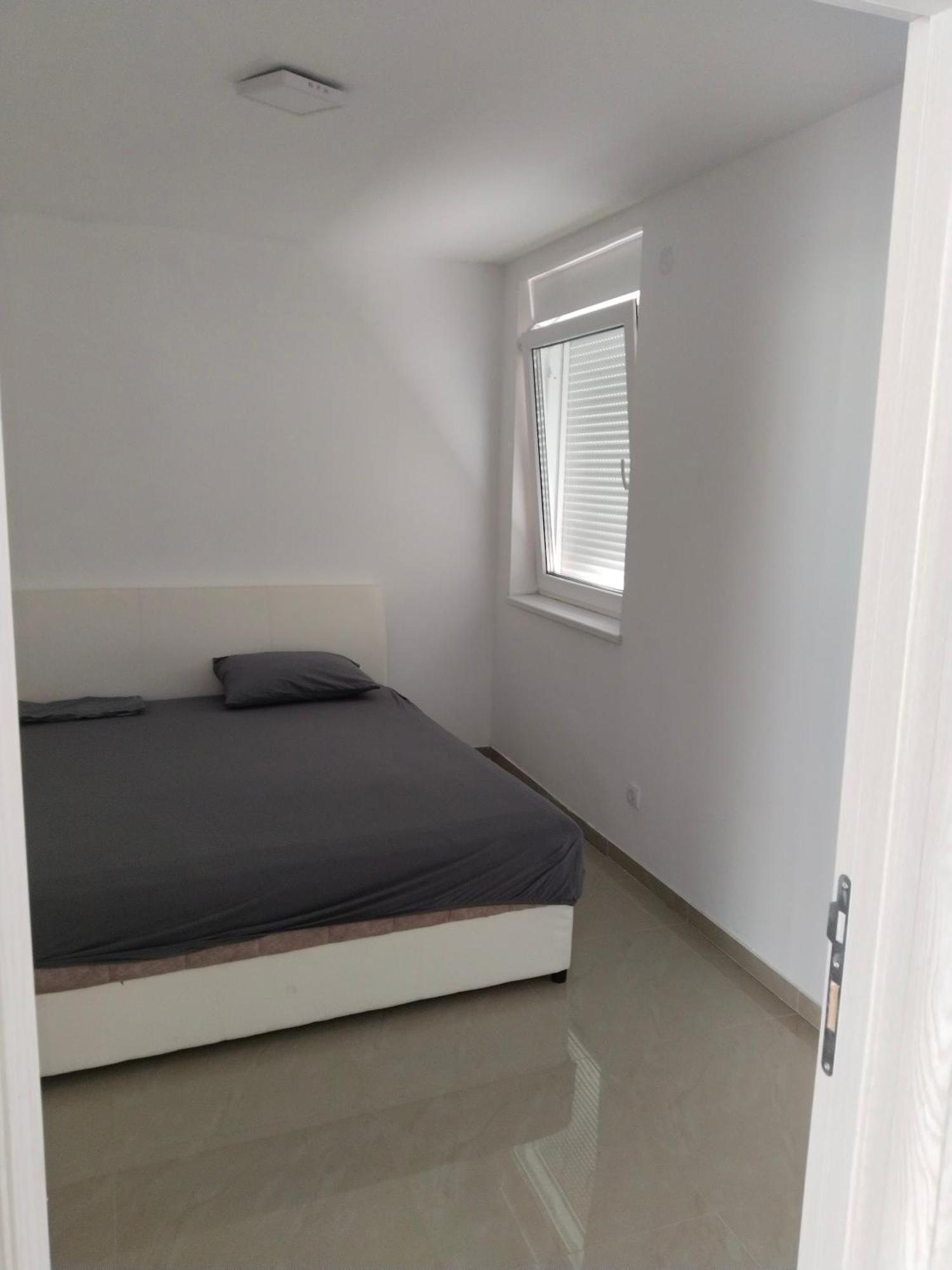 Sandra Apartmani Вршац Номер фото